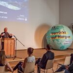 Hermann Kunkel auf der Bühne bei der Veranstaltung zur Auszeichnung der ersten Biosphären-Partner