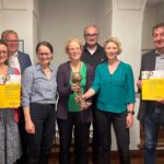 Übergabe des EnergyGlobe Awards an Verantwortliche des Klimaladens