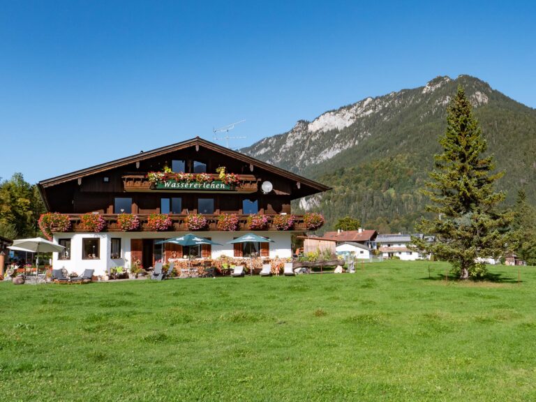 Das Wassererlehen vor Bergkulisse