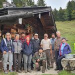 Gruppenfoto der Teilnehmer einer Schwendaktion