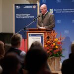 Landrat Bernhard Kern auf der Bühne
