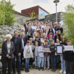 Gruppenfoto aller Gäste bei der Auszeichnungsveranstaltung der ersten Nationalpark- und Biosphärenschulen