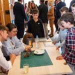 Schulkinder zeigen am Markt der Möglichkeiten aktuelle Projekte