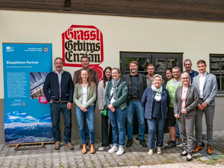 Gruppenbild der teilnehmenden Biosphären-Partner und Mitarbeiterinnen und Mitarbeiter der Biosphären-Verwaltungsstelle beim ersten „Partner laden Partner ein“-Treffen
